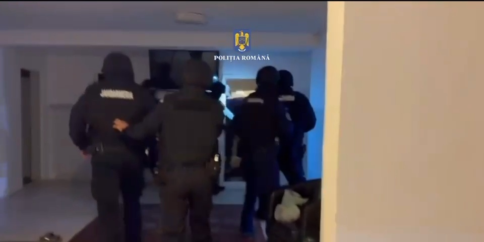 Descinderi în Târgoviște: bărbat și două femei reținuți pentru falsificarea de bancnote și înșelăciune