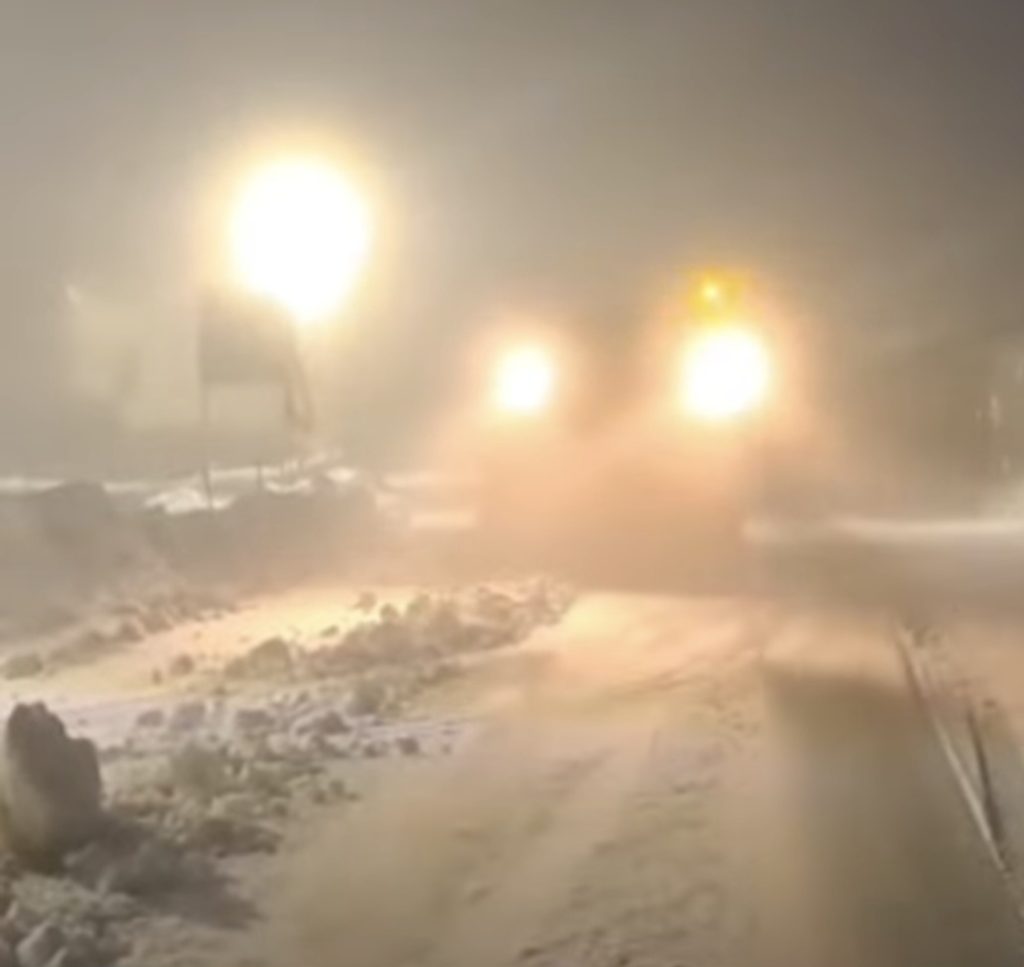 Echipajele intervin pentru deszăpezirea DN7C – Transfăgărășan: Recomandări pentru șoferi în condiții meteo nefavorabile