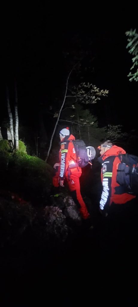 Intervenție de salvare a Salvamont Dâmbovița pentru doi turiști blocați în Munții Bucegi