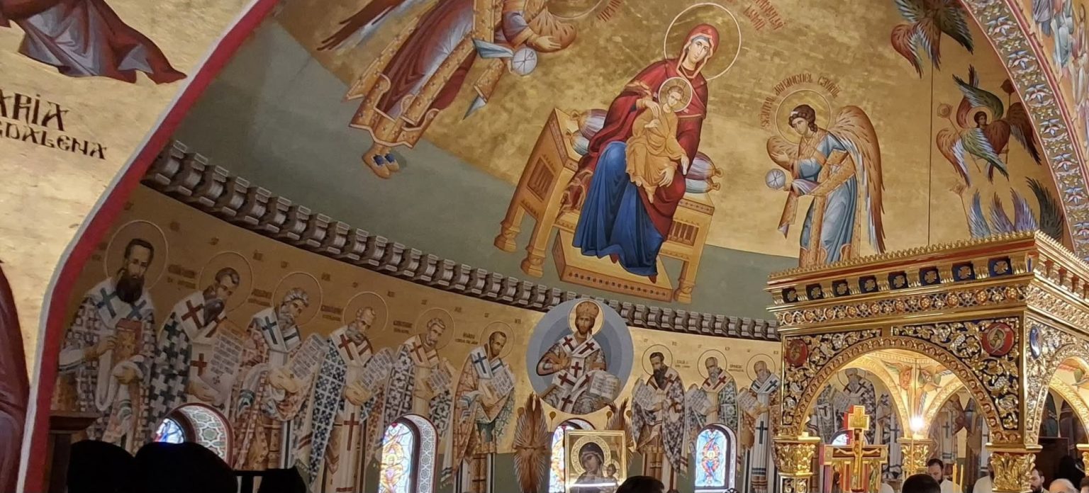 Pe 1 octombrie, credincioșii ortodocși din România sărbătoresc Acoperământul Maicii Domnului Pe 1 octombrie, credincioșii ortodocși din România sărbătoresc Acoperământul Maicii Domnului