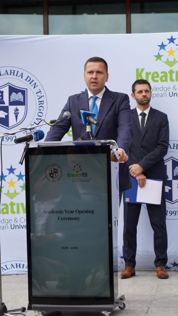 Președintele CJ Dâmbovița, Corneliu Ștefan, urează succes studenților Universității „Valahia” la debutul noului an universitar