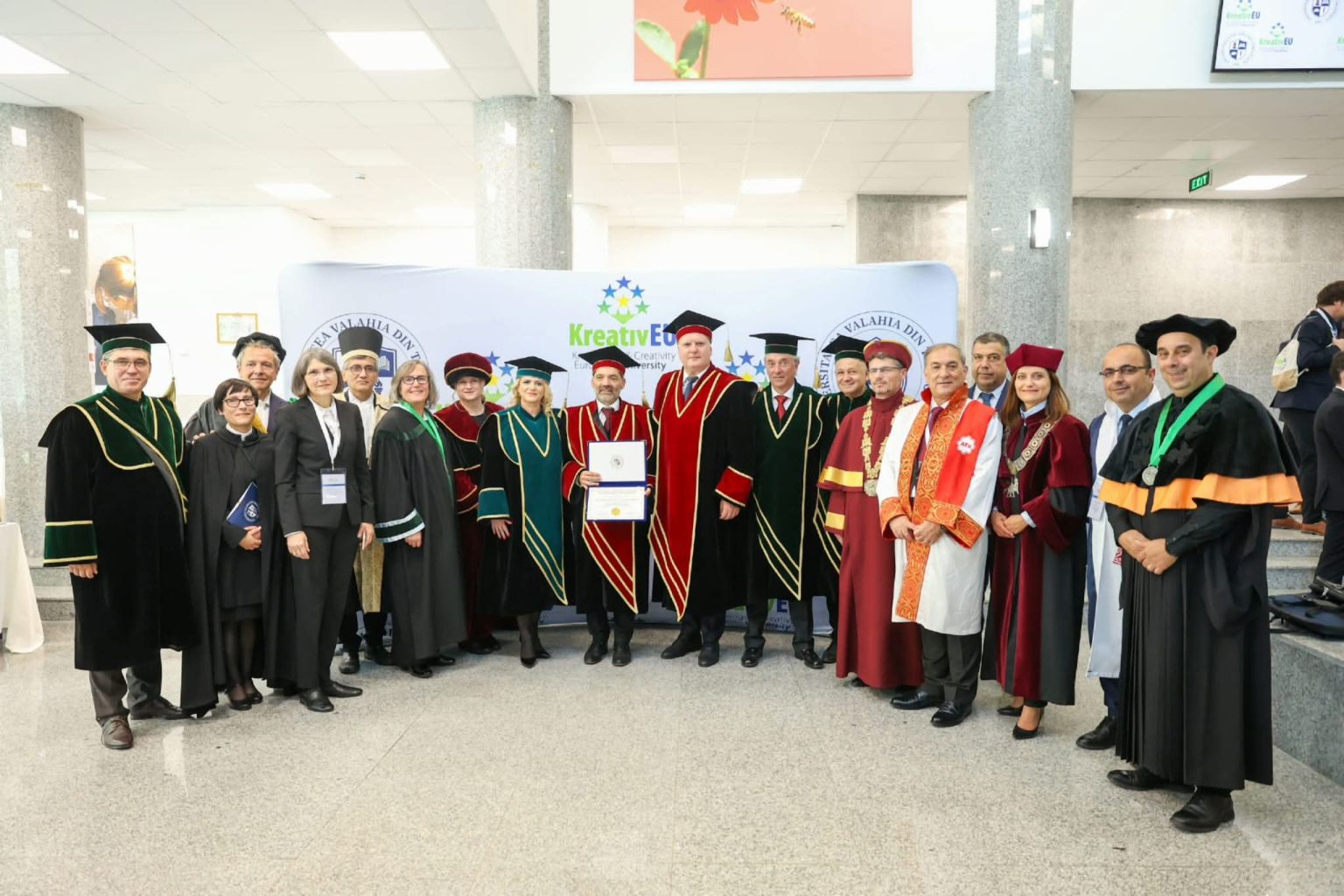 Momente de prestigiu la Universitatea Valahia din Târgoviște: Conferirea titlului de Doctor Honoris Causa unui lider european în educație Momente de prestigiu la Universitatea Valahia din Târgoviște: Conferirea titlului de Doctor Honoris Causa unui lider european în educație