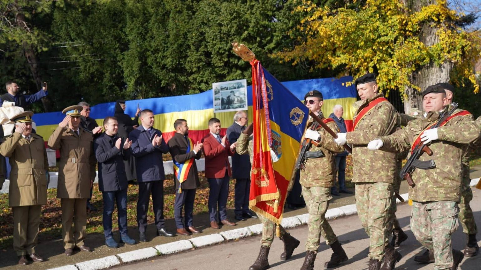 100 de ani de la ridicarea Monumentului Eroilor de la Mănăstirea Dealu 100 de ani de la ridicarea Monumentului Eroilor de la Mănăstirea Dealu
