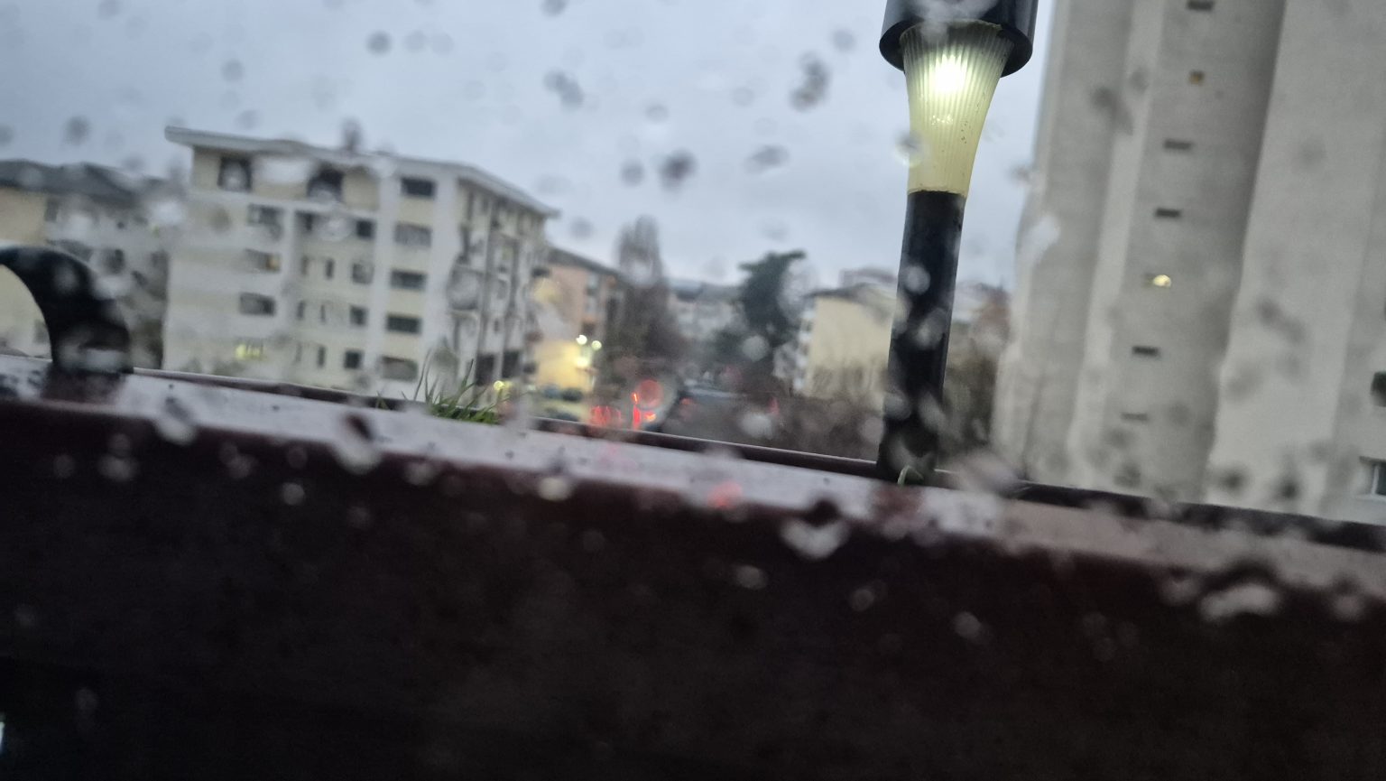 Avertizări meteo de ploi abundente, lapoviță și vântputernic, inclusiv în județul Dâmbovița Avertizări meteo de ploi abundente, lapoviță și vântputernic, inclusiv în județul Dâmbovița