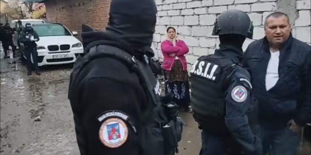  CARACATIȚA DEȘEURILOR în judetul Dâmbovița,  Garda Națională de Mediu, Poliția și Jandarmeria au confiscat 140 de tone de deșeuri
