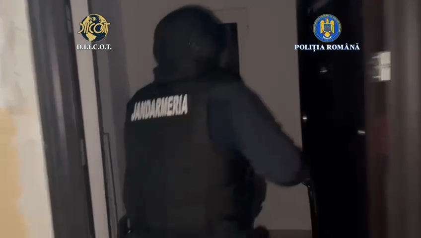 Grup infracțional destructurat în Dâmbovița: Trei persoane reținute pentru proxenetism și spălare de bani