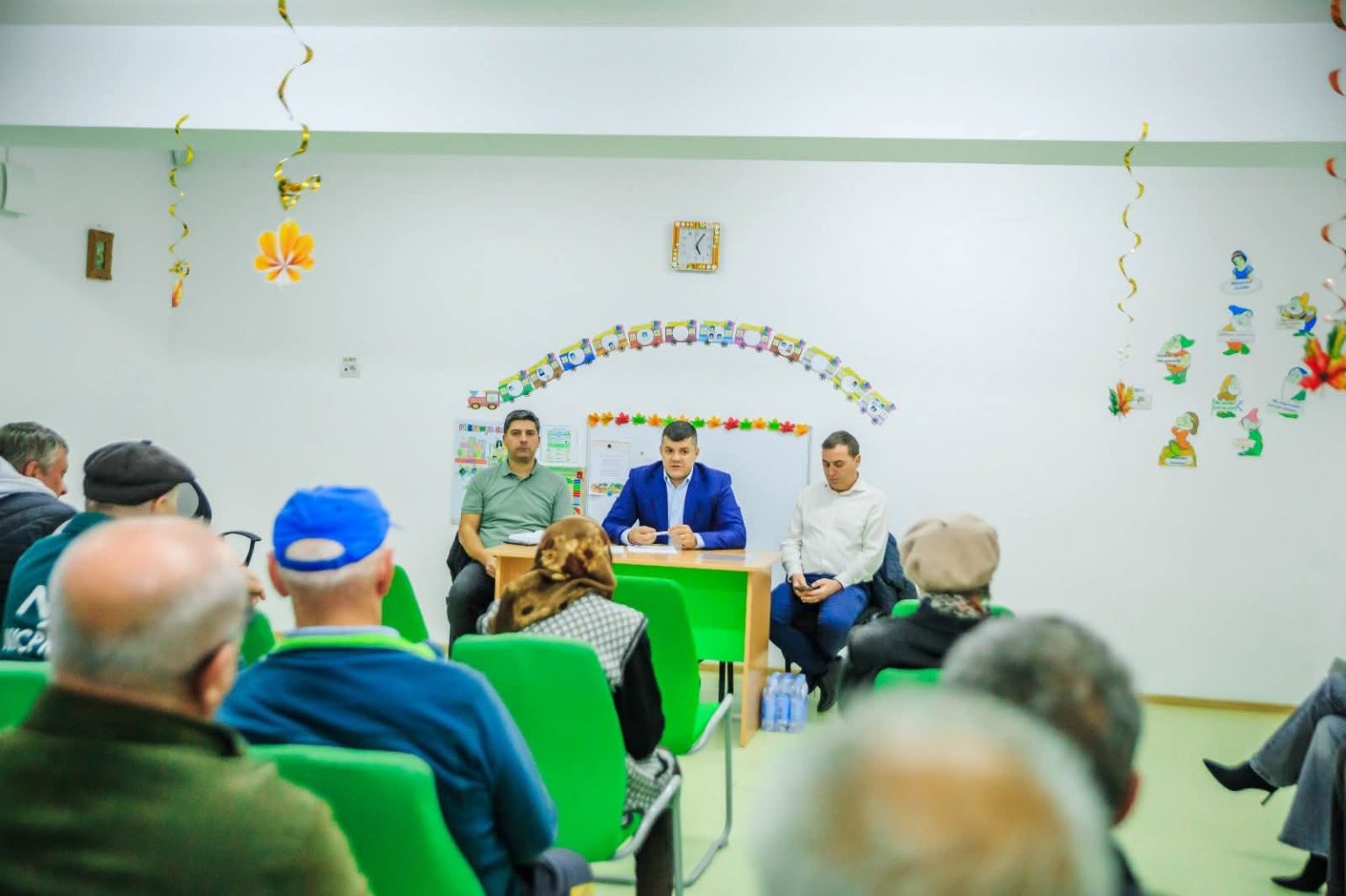 Primarul orașului Titu, Laurențiu Costache, s-a întâlnit cu locuitorii din Fusea