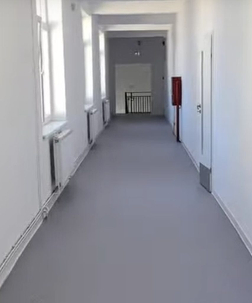 Școala Gimnazială Nr. 9 „Grigore Alexandrescu” din Târgoviște, complet modernizată prin PNRR, urmează realizarea unei baze sportive ultramoderne