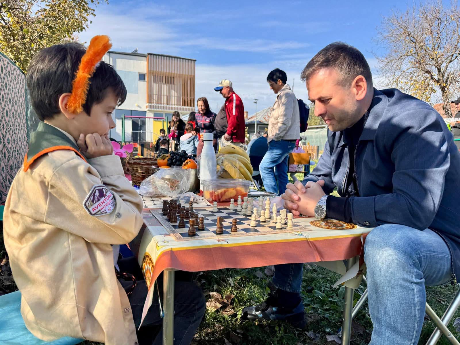 Târg de Toamnă la Răzvad – culoare, veselie și creativitate pentru cei mici