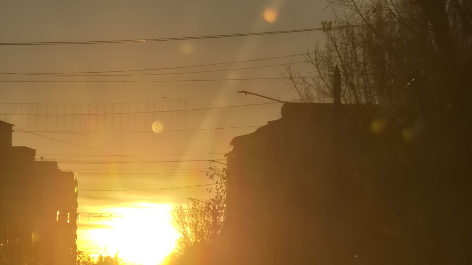 Vreme rea în Dâmbovița, în următoarele ore ploi, vânt și frig 