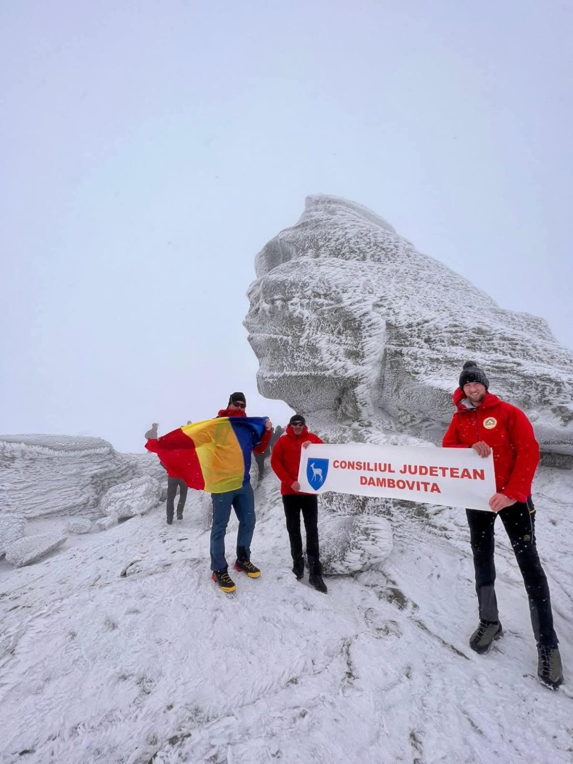 Ziua Sfinxului aduce turiștii în masiv – Salvamont Dâmbovița recomandă prudență Ziua Sfinxului aduce turiștii în masiv – Salvamont Dâmbovița recomandă prudență