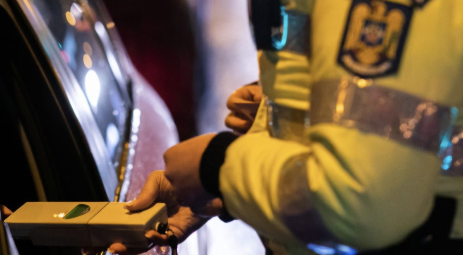 Doi șoferi, prinși băuți la volan în zona Găești, polițiștii au deschis dosare penale