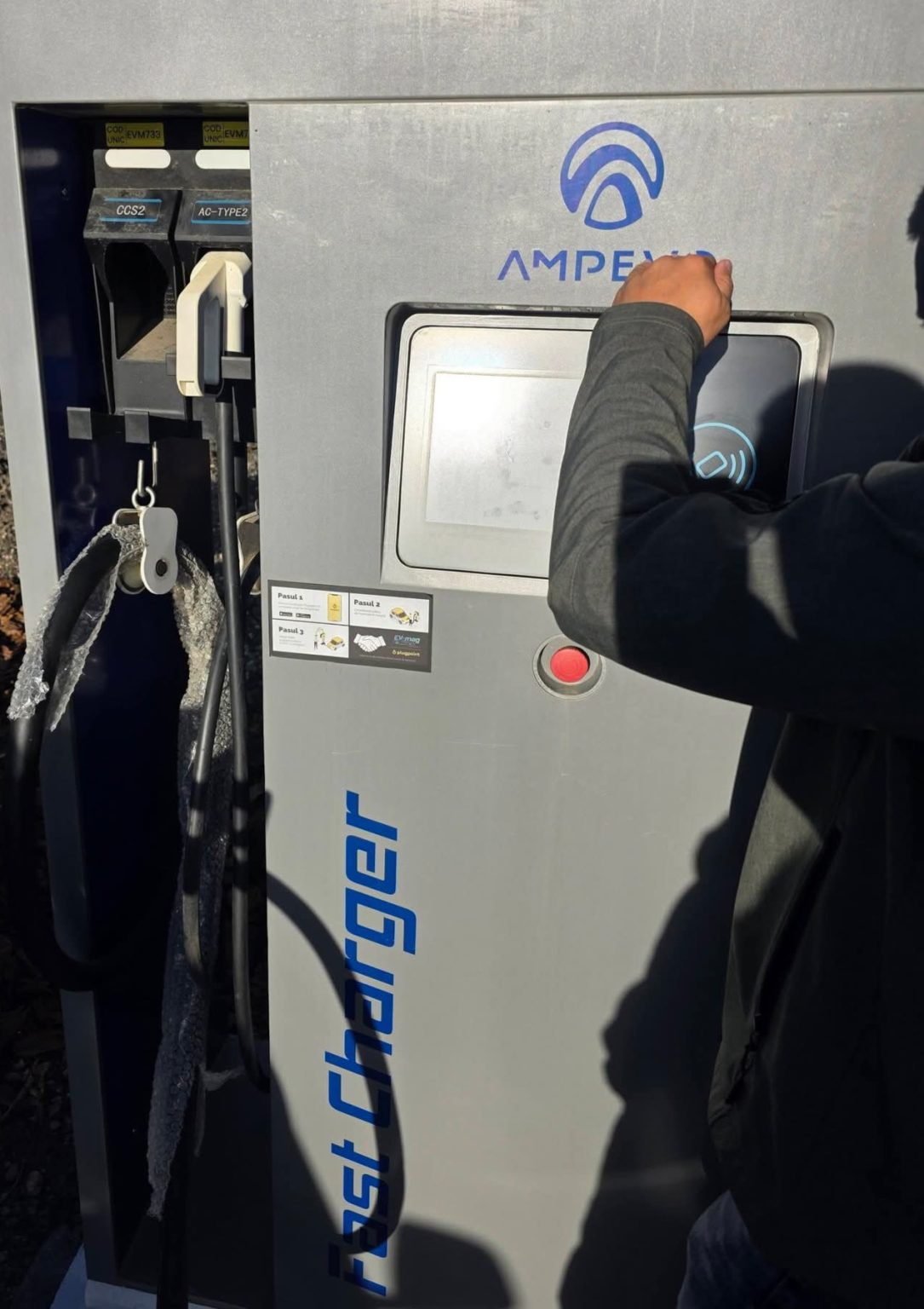  IMPORTANT : Gura Foii face pași importanți către mobilitatea electrică,primele stații de reîncărcare pentru mașini electrice sunt funcționale