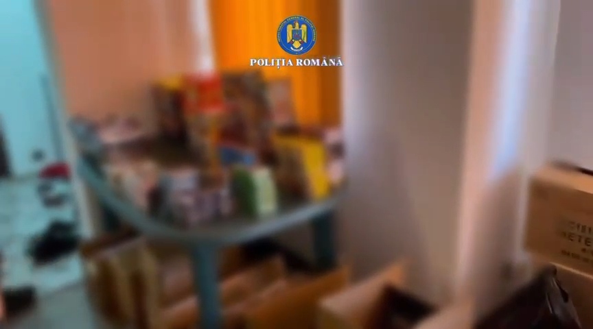 Percheziții: Polițiștii dâmbovițeni au ridicat aproape o tonă de artificii ilegale Percheziții: Polițiștii dâmbovițeni au ridicat aproape o tonă de artificii ilegale