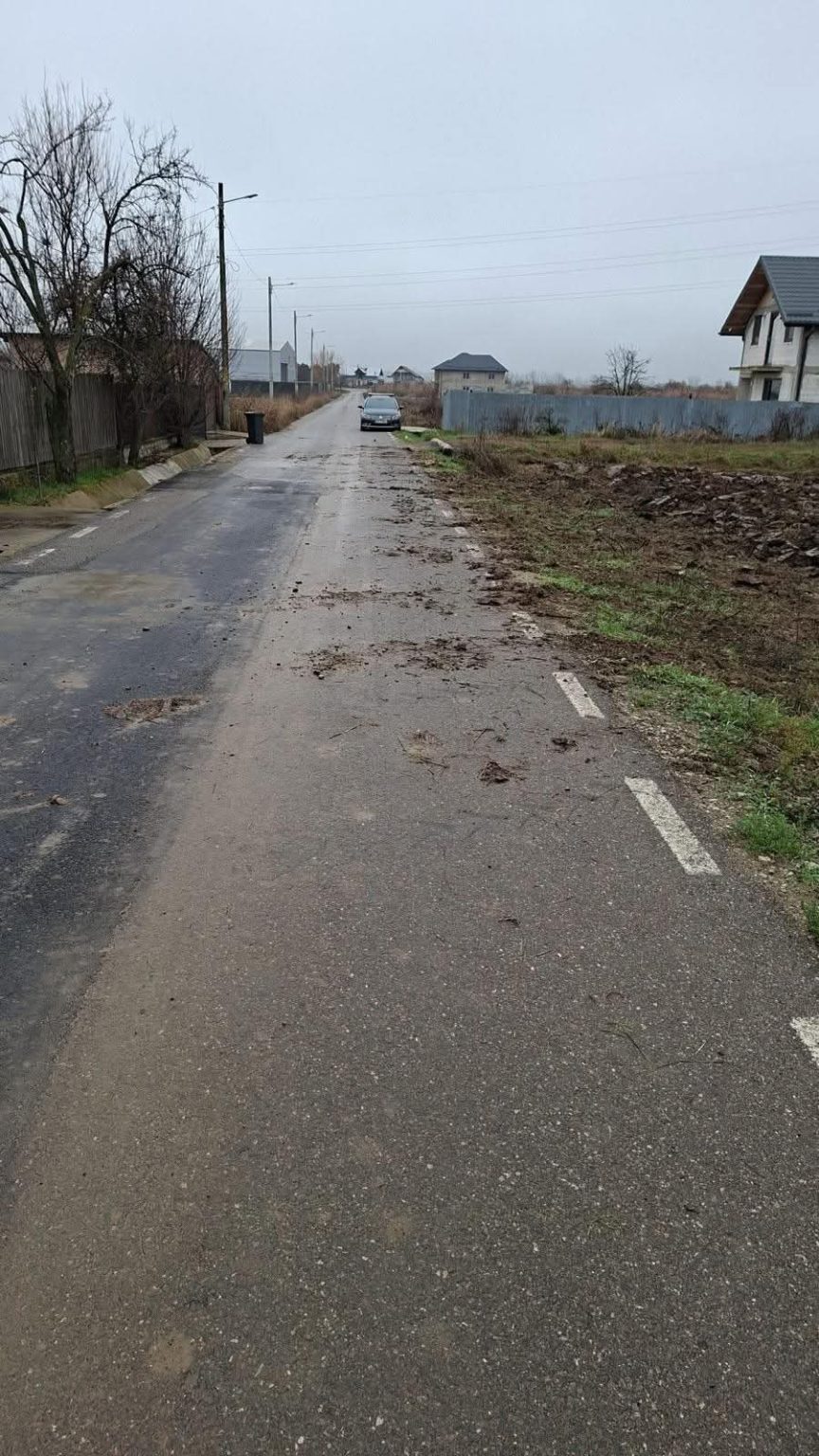 Primăria Răzvad avertizează: Utilajele agricole trebuie să nu lase noroi pe drumurile publice