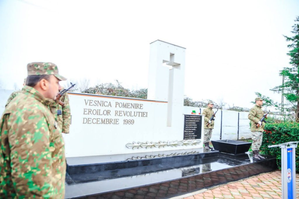 Primăria Titu a  comemorat eroismul Revoluției din Decembrie 1989 