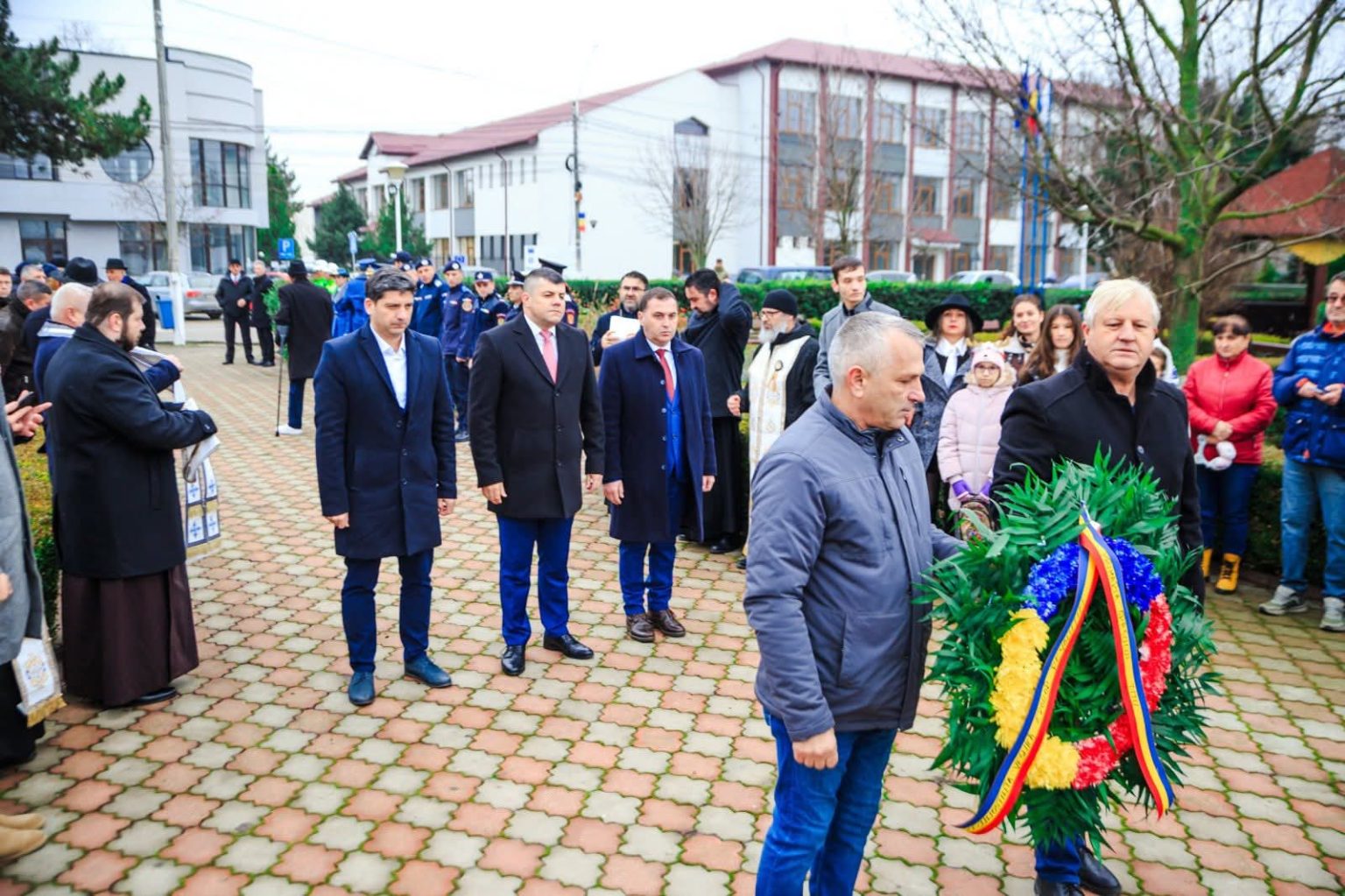 Primăria Titu a  comemorat eroismul Revoluției din Decembrie 1989 