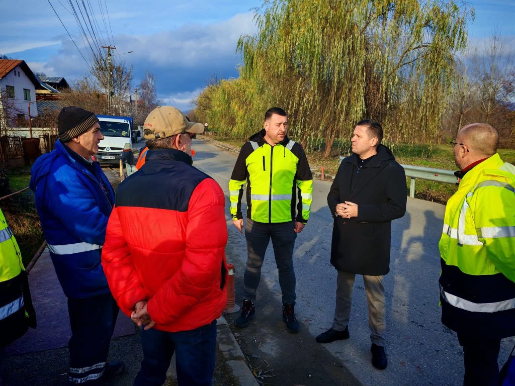 Situația apei la Moreni: Autoritățile intervin cu soluții alternative pentru alimentarea populației Situația apei la Moreni: Autoritățile intervin cu soluții alternative pentru alimentarea populației