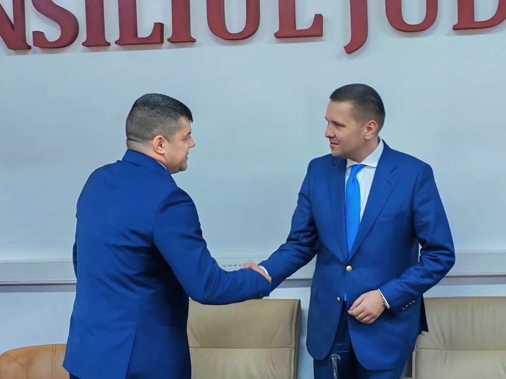 Titu: S-a semnat contract de finanțare pentru extinderea rețelei de apă și canalizare în trei cartiere