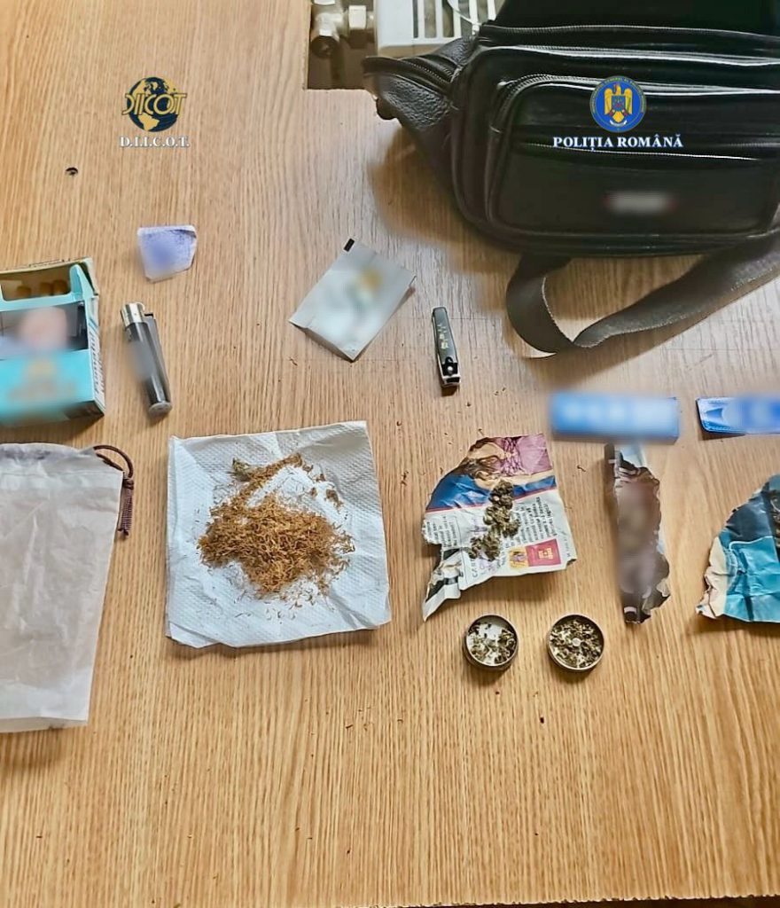 Traficant de droguri prins în flagrant într-un liceu din Târgoviște Traficant de droguri prins în flagrant într-un liceu din Târgoviște