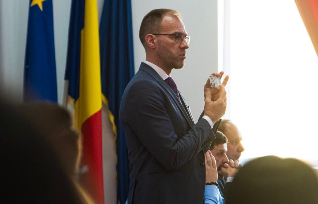 Județul Dâmbovița pas important către digitalizare, implementarea Cărții Electronice de Identitate Județul Dâmbovița pas important către digitalizare, implementarea Cărții Electronice de Identitate