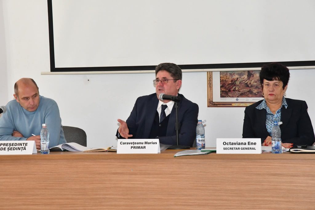 Primarul orașului Răcari, Marius Caravețeanu, clarifică majorarea taxelor și impozitelor locale Primarul orașului Răcari, Marius Caravețeanu, clarifică majorarea taxelor și impozitelor locale