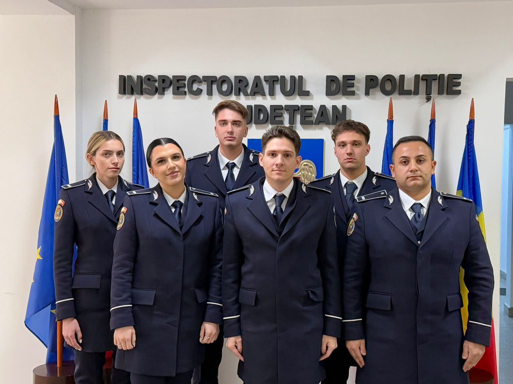 Șase noi agenți întăresc echipa Poliției Dâmbovița Șase noi agenți întăresc echipa Poliției Dâmbovița