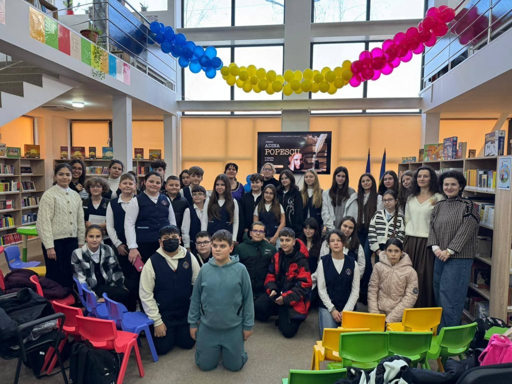 Școala Gimnazială „Tudor Vladimirescu” a sărbătorit Ziua Culturii Naționale la Bibliotecă, alături de scriitoarea Adina Popescu