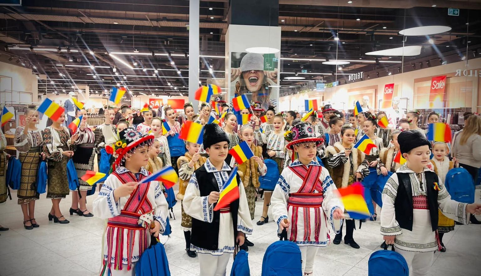 Ziua Micii Uniri, sărbătorită cu bucurie la Dâmbovița Mall! Ziua Micii Uniri, sărbătorită cu bucurie la Dâmbovița Mall!