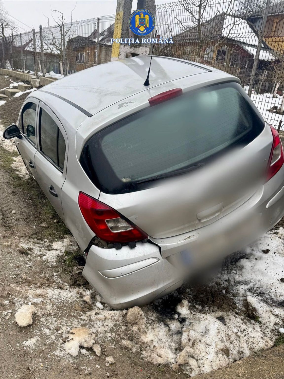 Accident rutier în comuna Râu Alb: Două femei rănite după ce mașina a lovit un stâlp Accident rutier în comuna Râu Alb: Două femei rănite după ce mașina a lovit un stâlp