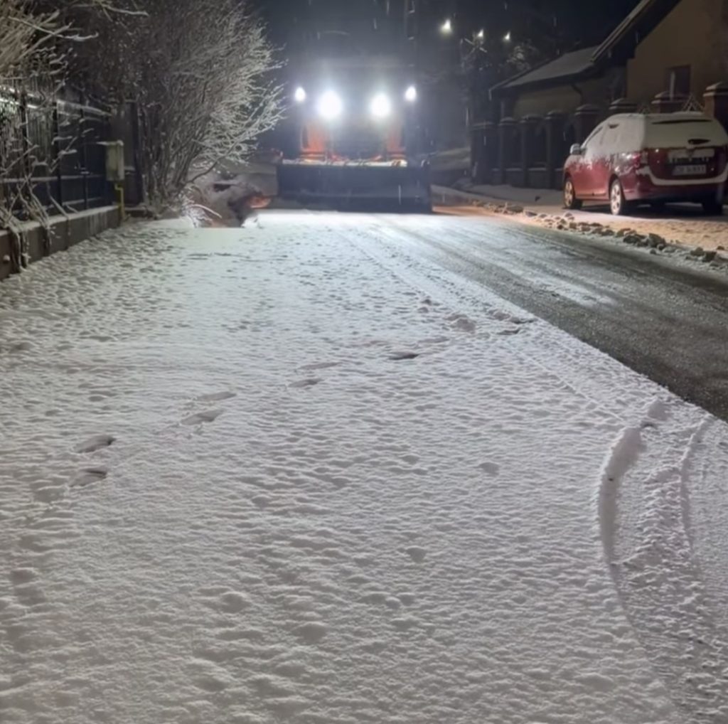 Comuna Răzvad: Acțiune de deszăpezire încă de la primele ore ale dimineții 