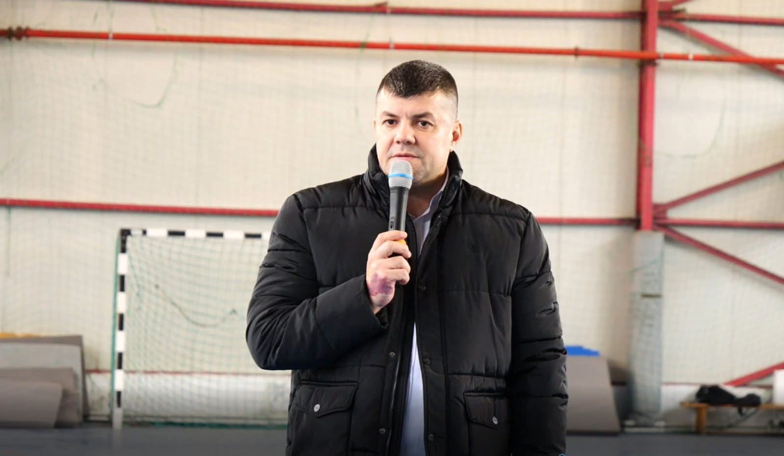 Primăria Titu: Parcarea de la Sala de Sport „Dumitru Miu” va fi închisă pe timpul nopții