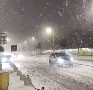 Iarnă autentică în București – circulație în condiții de iarnă