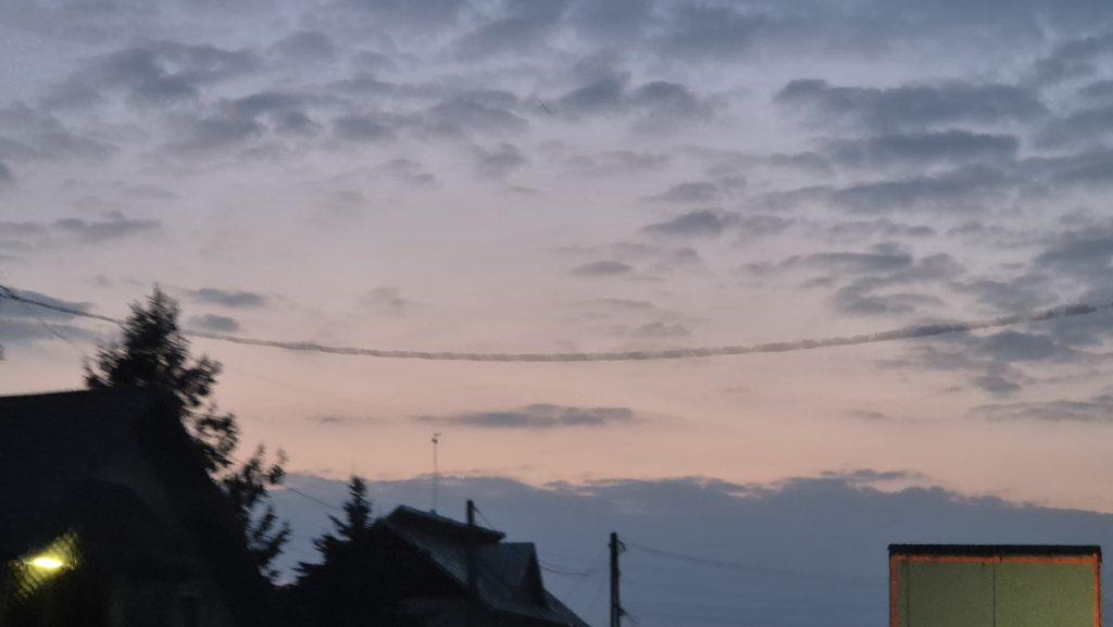 Prognoza meteo: Temperaturi oscilante, vânt intens  și precipitații distribuite neuniform,  în estul și sud-estul țării.