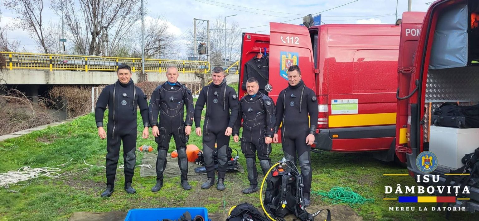 Antrenament al scafandrilor ISU Dâmbovița pe râul Argeș