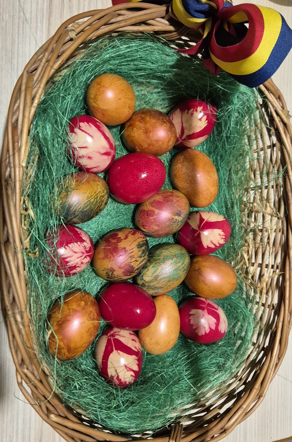  În Joia Mare s-au înroșit ouăle,  tradiție păstrată cu sfințenie înainte de Paște