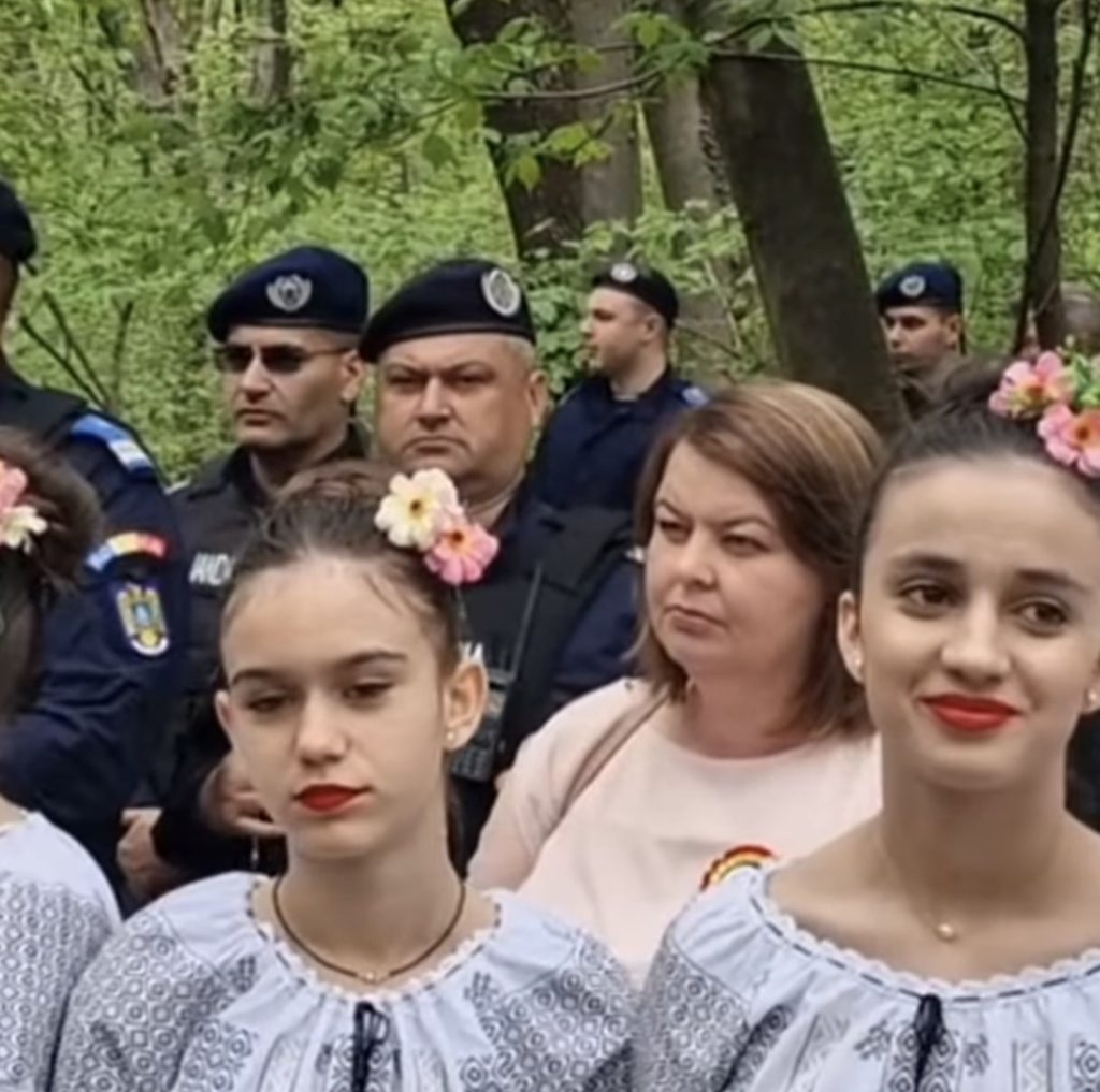  Jandarmii dâmbovițeni, alături de credincioși de Izvorul Tămăduirii, la Mănăstirea Nucet