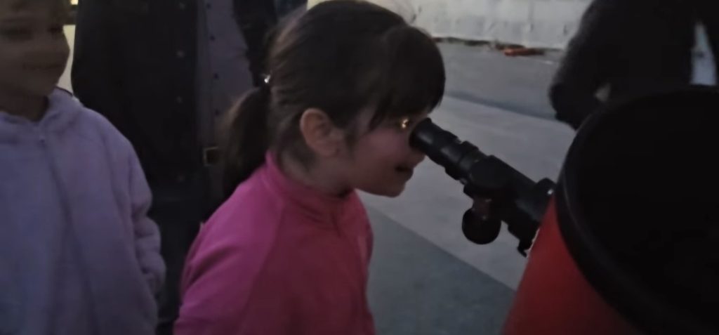 Magie sub cerul Târgoviștei: Global Star Party a adunat sute de priviri către stele! 