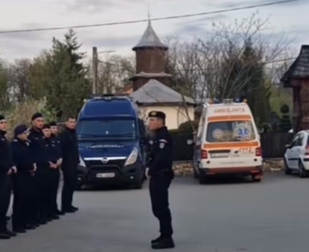 Mobilizare de gradul zero:  Jandarmii asigură ordinea la Mănăstirea Nucet, de „Izvorul Tămăduirii”