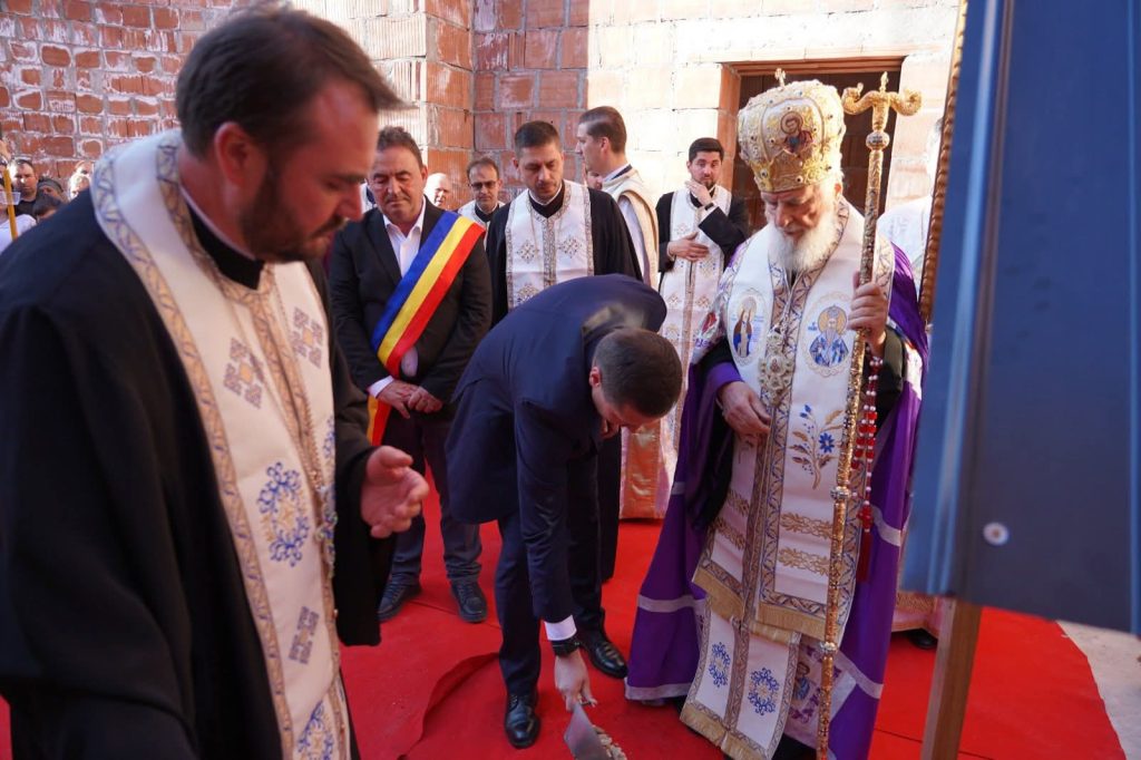 Moment istoric la Potlogi: a fost pusă piatra de temelie a Bisericii din Românești