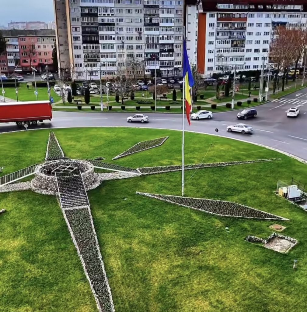 Primăvara prinde orașul Târgoviște: flori, verde și prospețime în fiecare colț