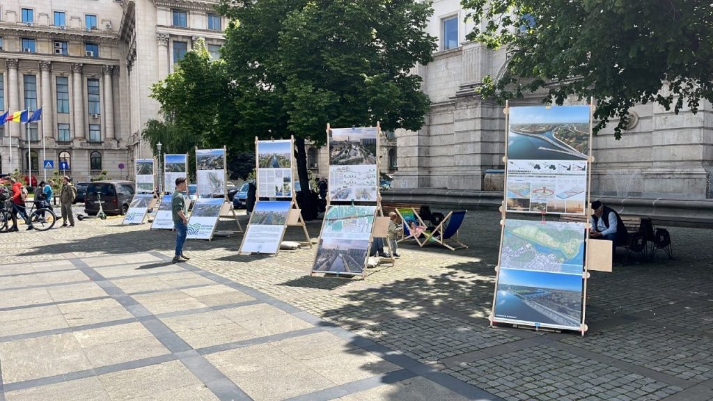 Plimbările pe Dâmbovița continuă pe 8 și 9 mai, la Debarcaderul Piața Națiunile Unite