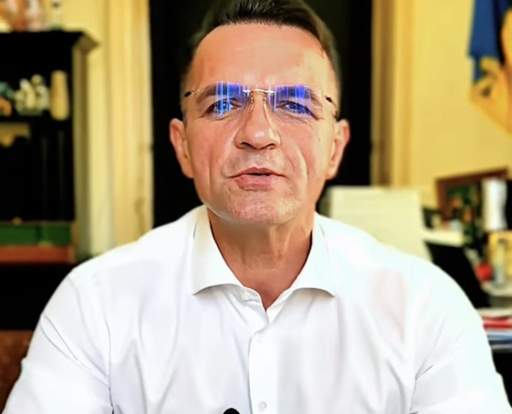 Investiție importantă la Târgoviște! Se lucrează din nou la baza sportivă de lângă Complexul Turistic de Natație