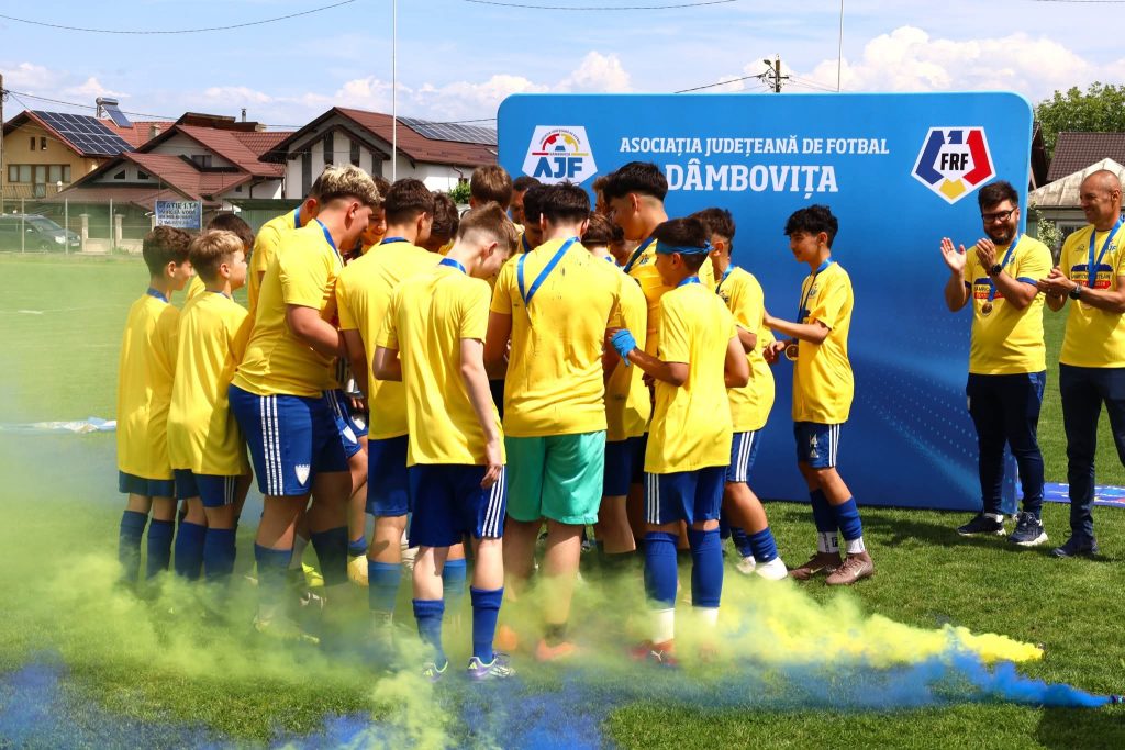 Luceafărul Târgoviște, campioană județeană U15 cu punctaj maxim! Luceafărul Târgoviște, campioană județeană U15 cu punctaj maxim!