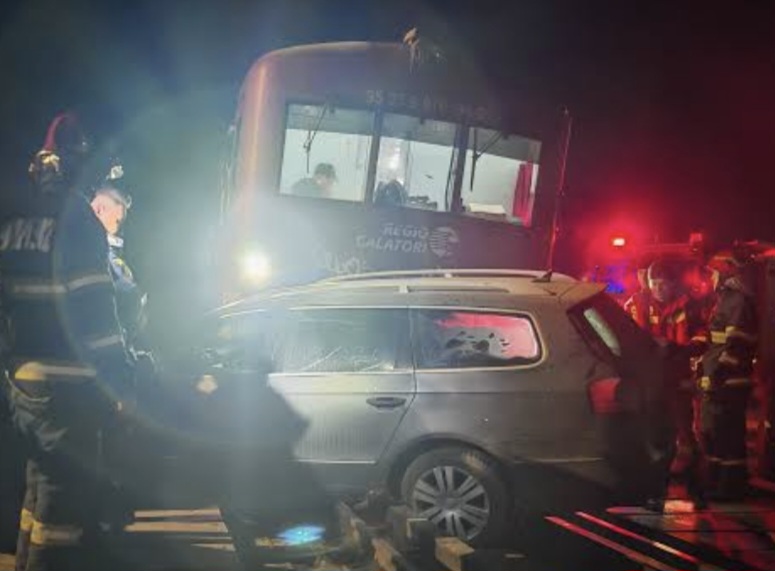 Accident feroviar grav la Bâldana! Un cetățean spaniol a intrat cu mașina în tren Accident feroviar grav la Bâldana! Un cetățean spaniol a intrat cu mașina în tren