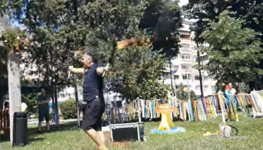 BABEL 2026: Târgoviștea zâmbește în culori – Marcos Masetti a adus magia străzii în „Grădina lui BaBa”