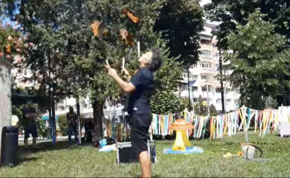 BABEL 2026: Târgoviștea zâmbește în culori – Marcos Masetti a adus magia străzii în „Grădina lui BaBa”
