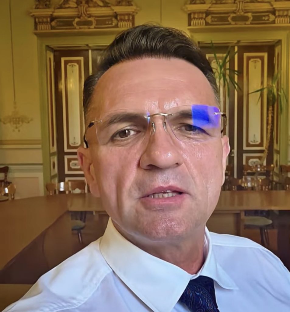 Investiție majoră în educație la Târgoviște: ambele sedii ale Școlii „Vasile Cârlova” intră în reabilitare Investiție majoră în educație la Târgoviște: ambele sedii ale Școlii „Vasile Cârlova” intră în reabilitare