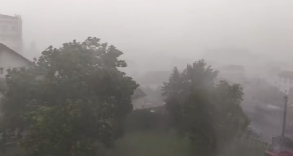 Atenție! Județul Dâmbovița sub amenințarea furtunilor și a disconfortului termic accentuat. Meteorologii avertizează: vijelii, grindină și ploi torențiale 