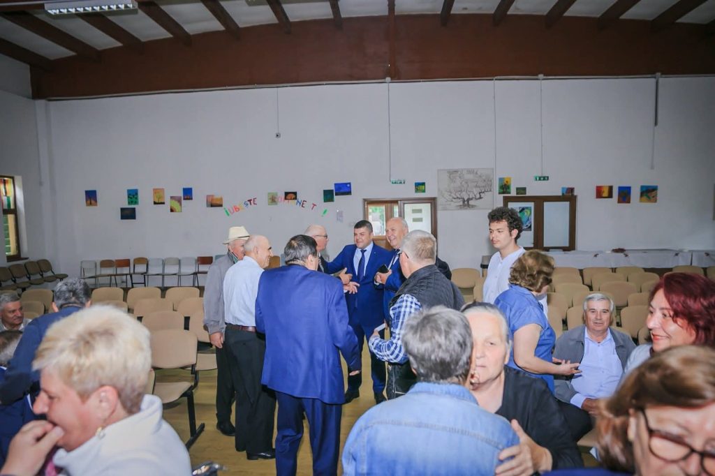 Primarul Laurențiu Costache mesaj de recunoștință pentru dascălii din Titu